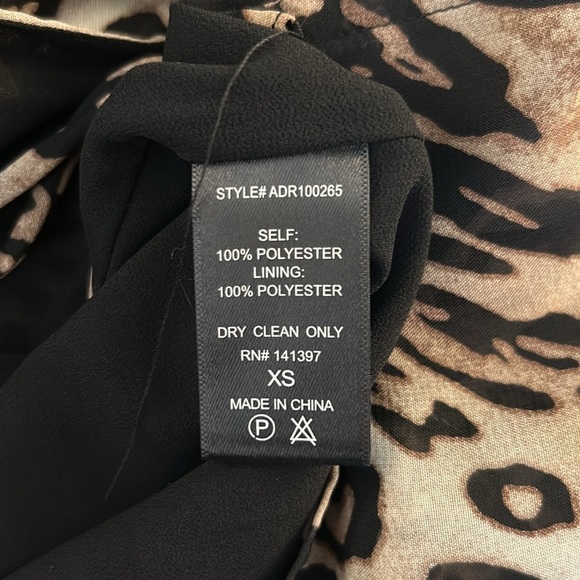 ASTR Leopard Mobwife Short Sleeve Ruched V-Neck Midi Dress Size XS - Picture 8 of 8